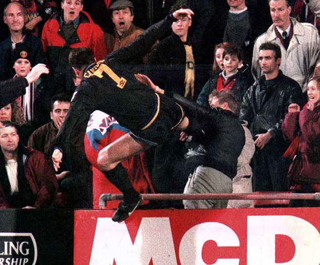 kung fu Cantona_dailymail